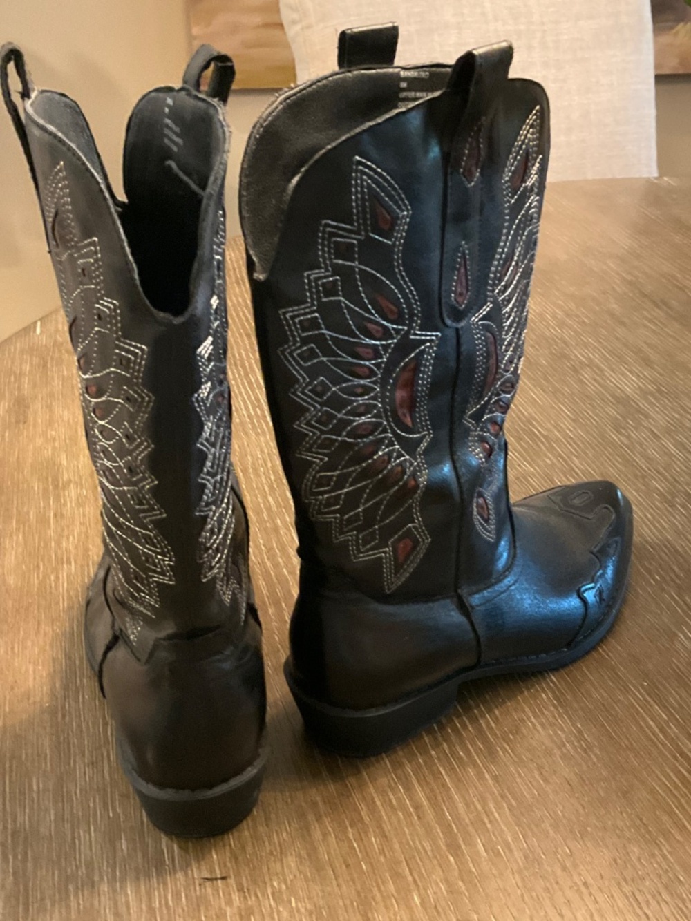 “Coconuts” black western boots - Picture 2 of 4